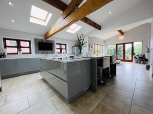 Photo 21- click for photo gallery